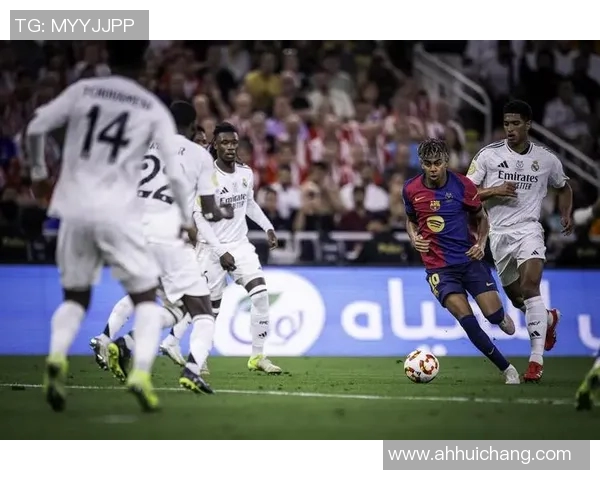 巴萨在经典德比中以五球大胜皇马展现强大实力与团队配合